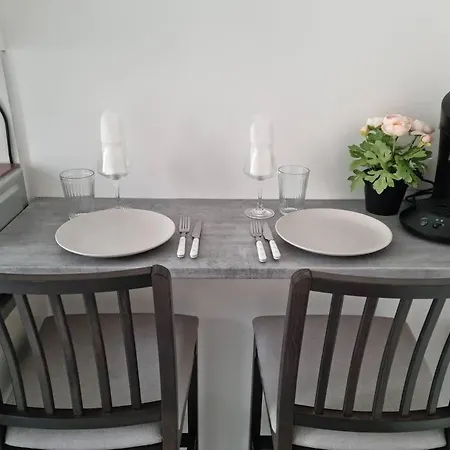 2 Pieces * Nice