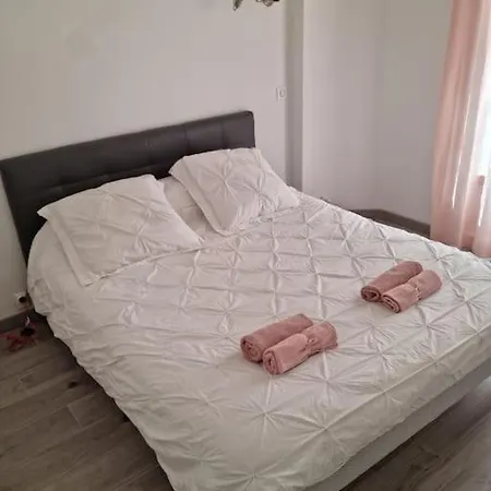 2 Pieces Apartment Nice